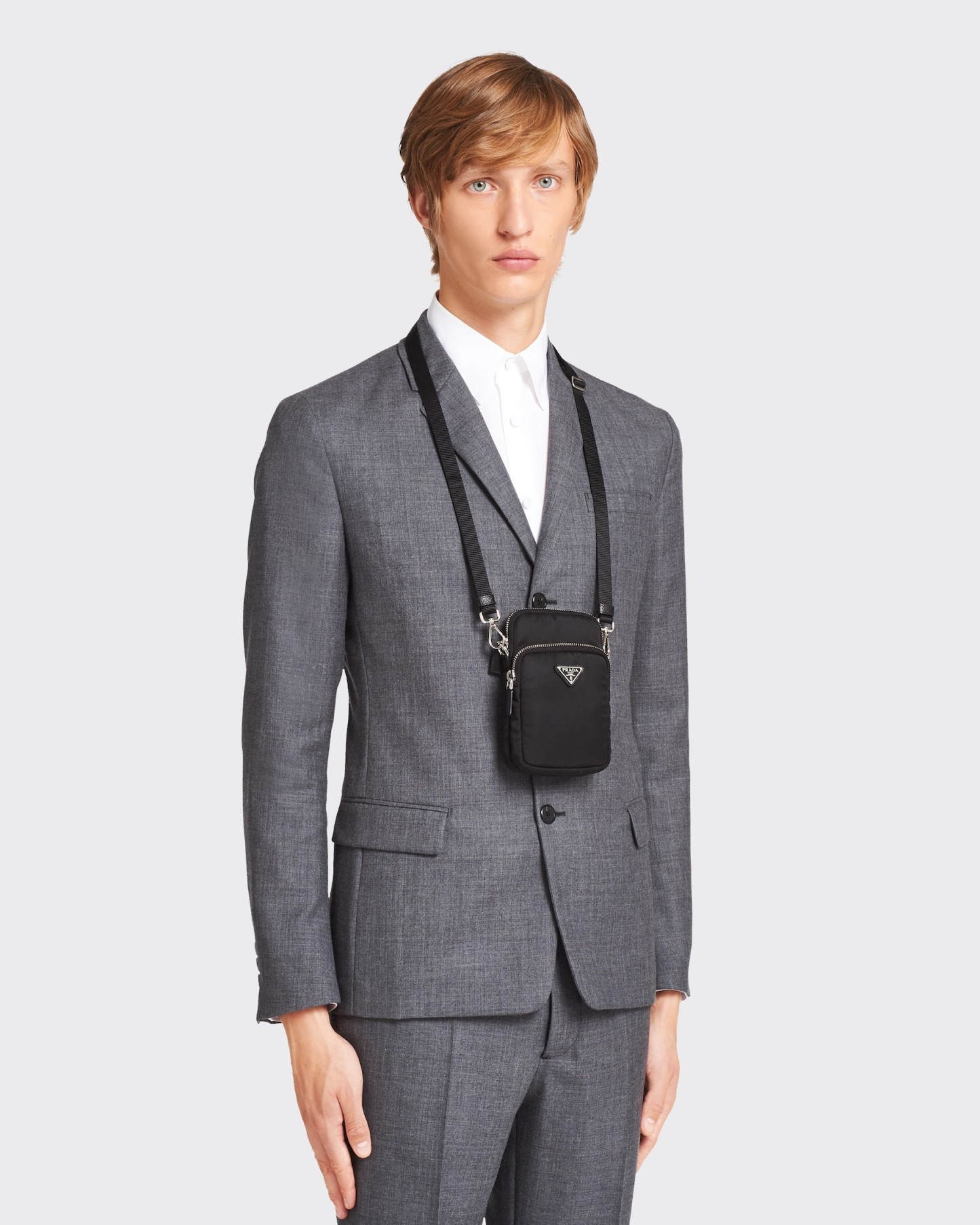 国内直営 **PRADA**　ナイロン スマートフォンケース