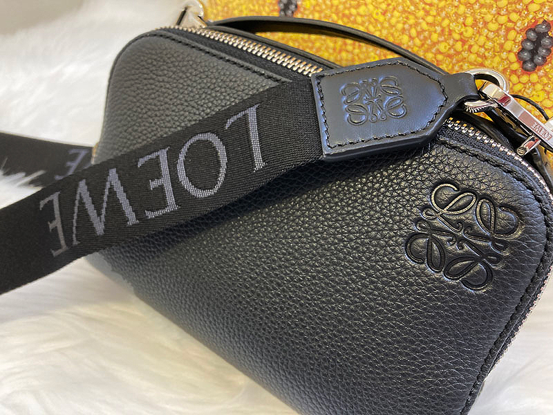 【LOEWE】ロエベ カメラ ミニ ウェアラブル クロスボディバッグ