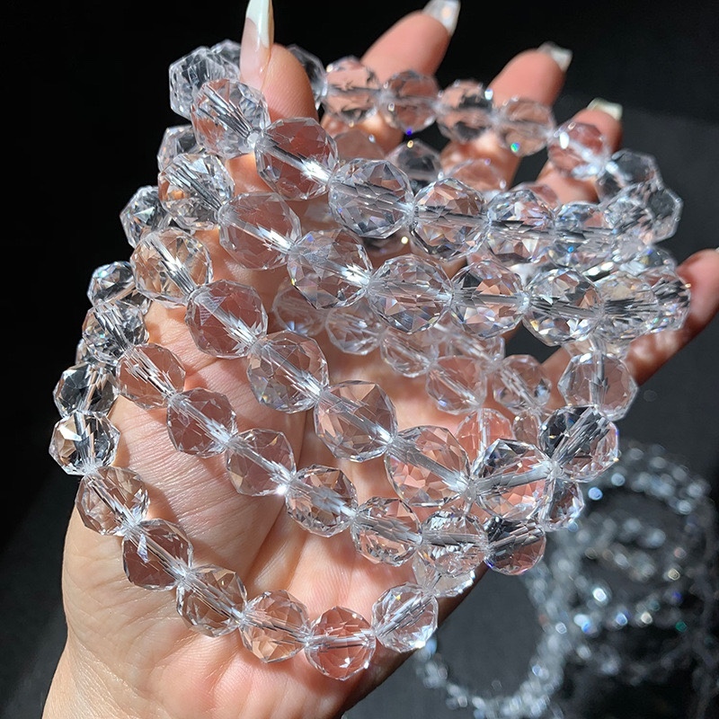 ダイヤモンドカット面の水晶連材