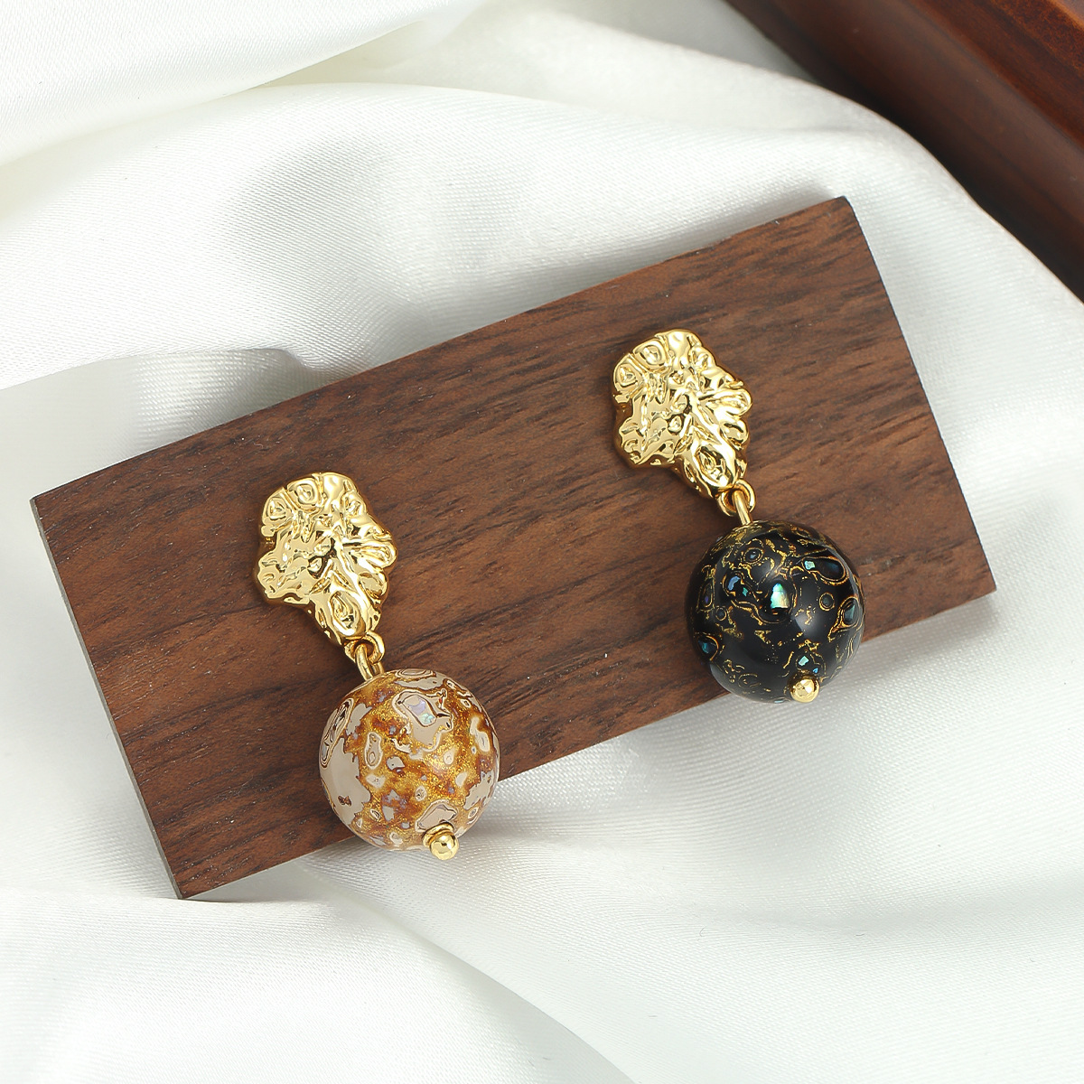  Intangible Cultural Heritage Lacquer Earrings -resilience，harmony，undying Eastern splendor