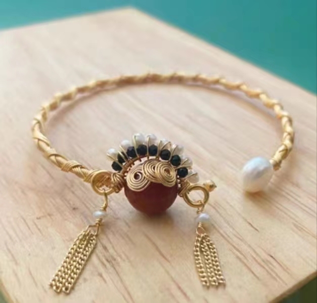 Nanhong Agate Pearl "Daomadan" Bracelet-Strength, Grace, and Resilience