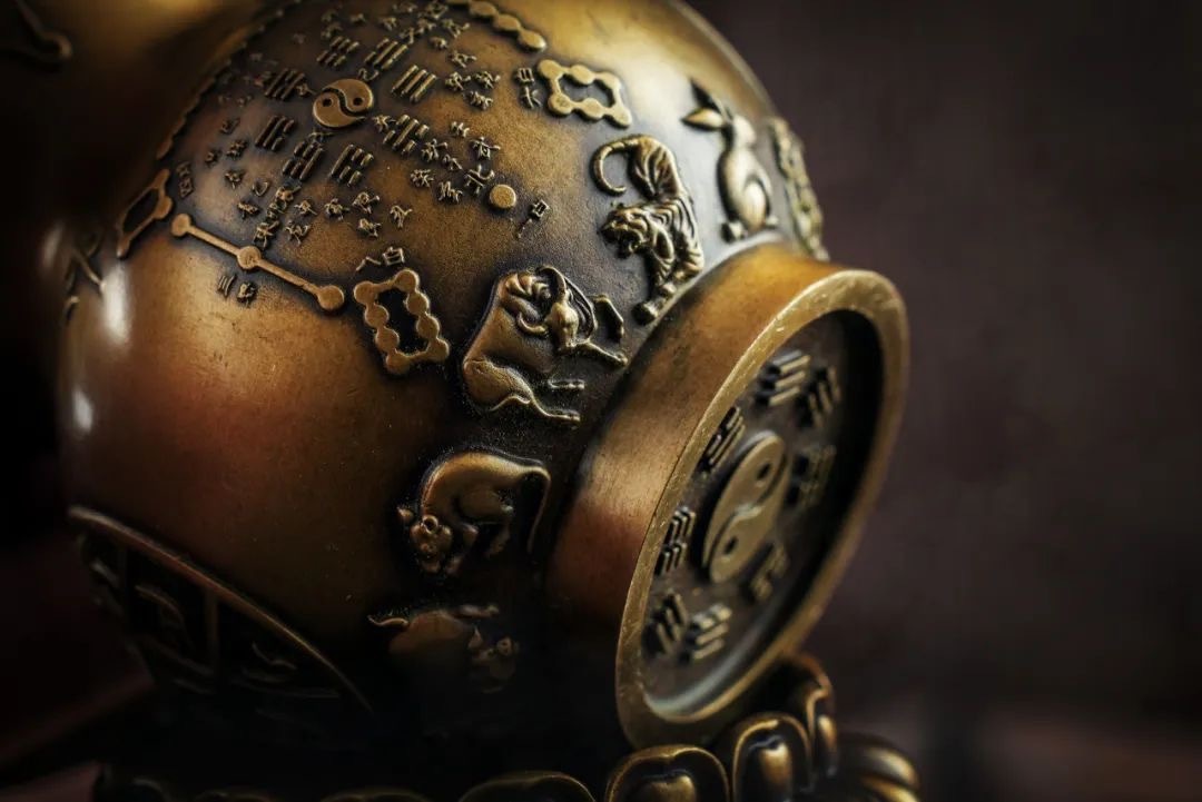 Ling Shan Magic Gourd - An Auspicious Mascot for Attracting Wealth and Protecting in Home and Office Feng Shui