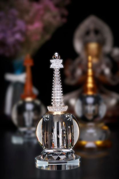 Crystal Reliquary Pagoda-Sincere devotion accelerates blessings and insight; Auspicious causes ripen, every prayer takes flight