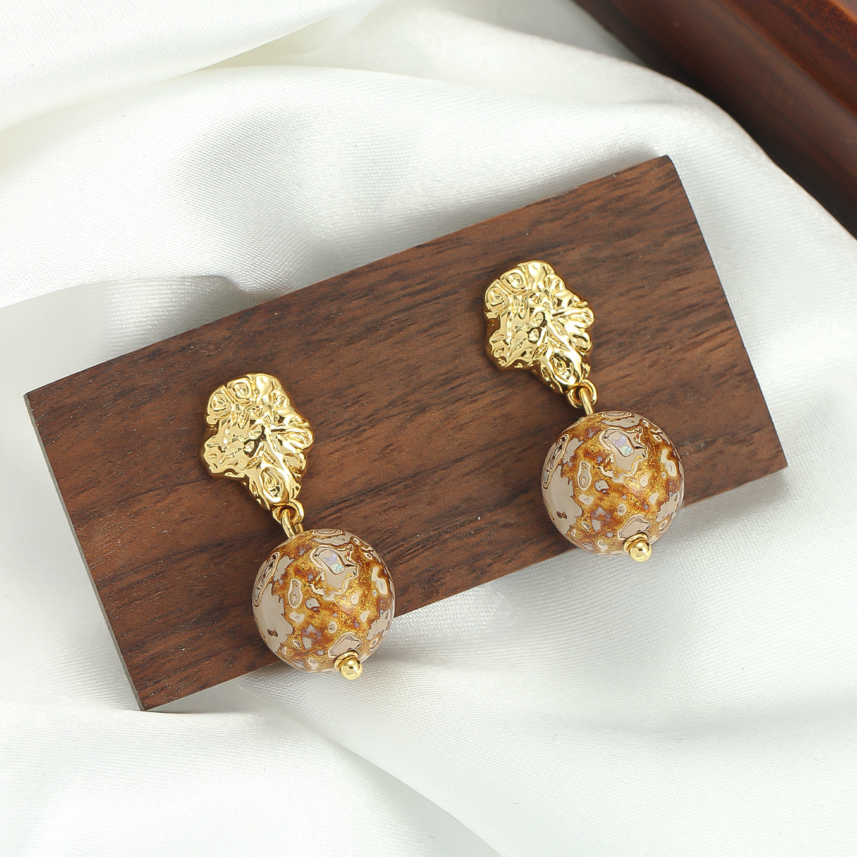  Intangible Cultural Heritage Lacquer Earrings -resilience，harmony，undying Eastern splendor