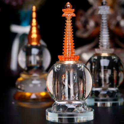 Crystal Reliquary Pagoda-Sincere devotion accelerates blessings and insight; Auspicious causes ripen, every prayer takes flight