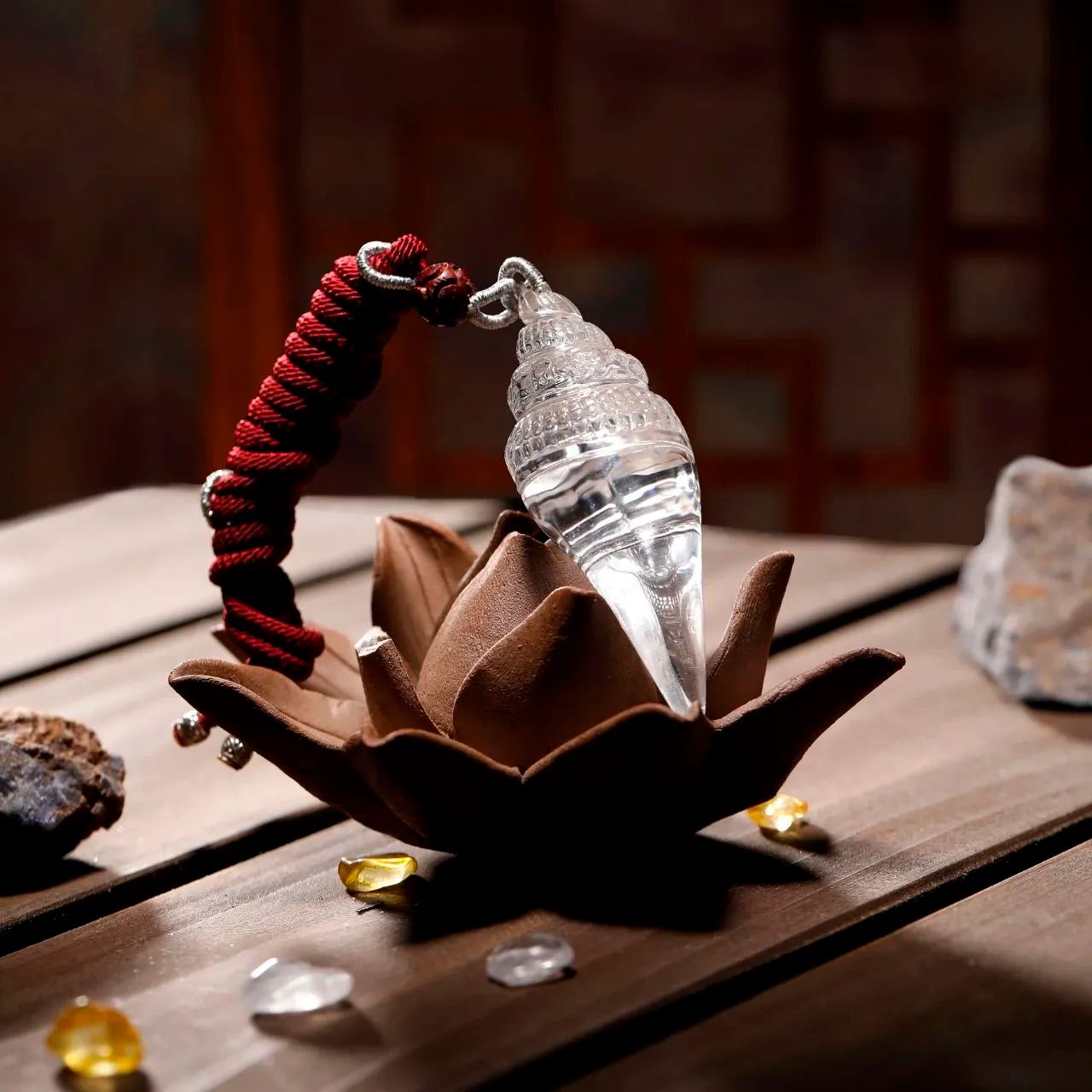 Right-Spiral White Crystal Conch Shell-Bringing forth fame, prosperity, auspiciousness, and the fulfillment of wishes