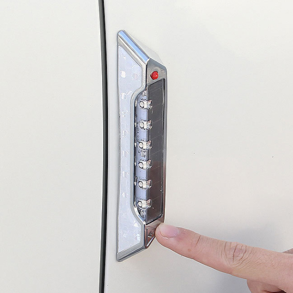 LED警告灯 期間限定2点目無料 静電気除去 ソーラー 振動検知  太陽光充電 配線不要 車 追突防止 事故対策