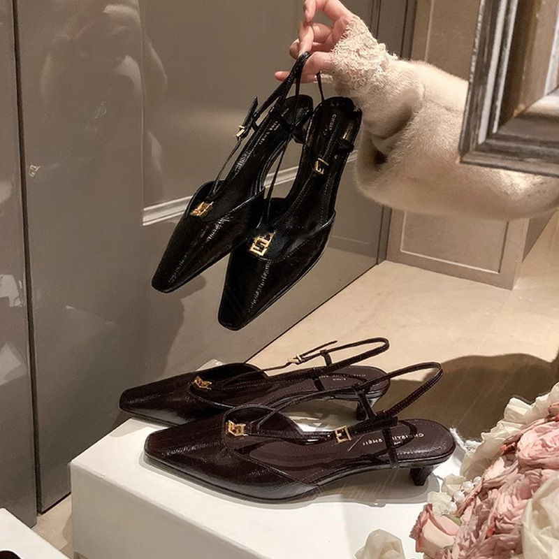 苏茵茵同款京圈富美~方头小金扣鳗鱼纹小猫跟后空凉鞋女夏季