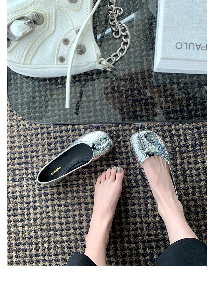 葡萄妈同款 春秋女镜面分趾猪蹄鞋浅口配裙子的真皮平底单鞋