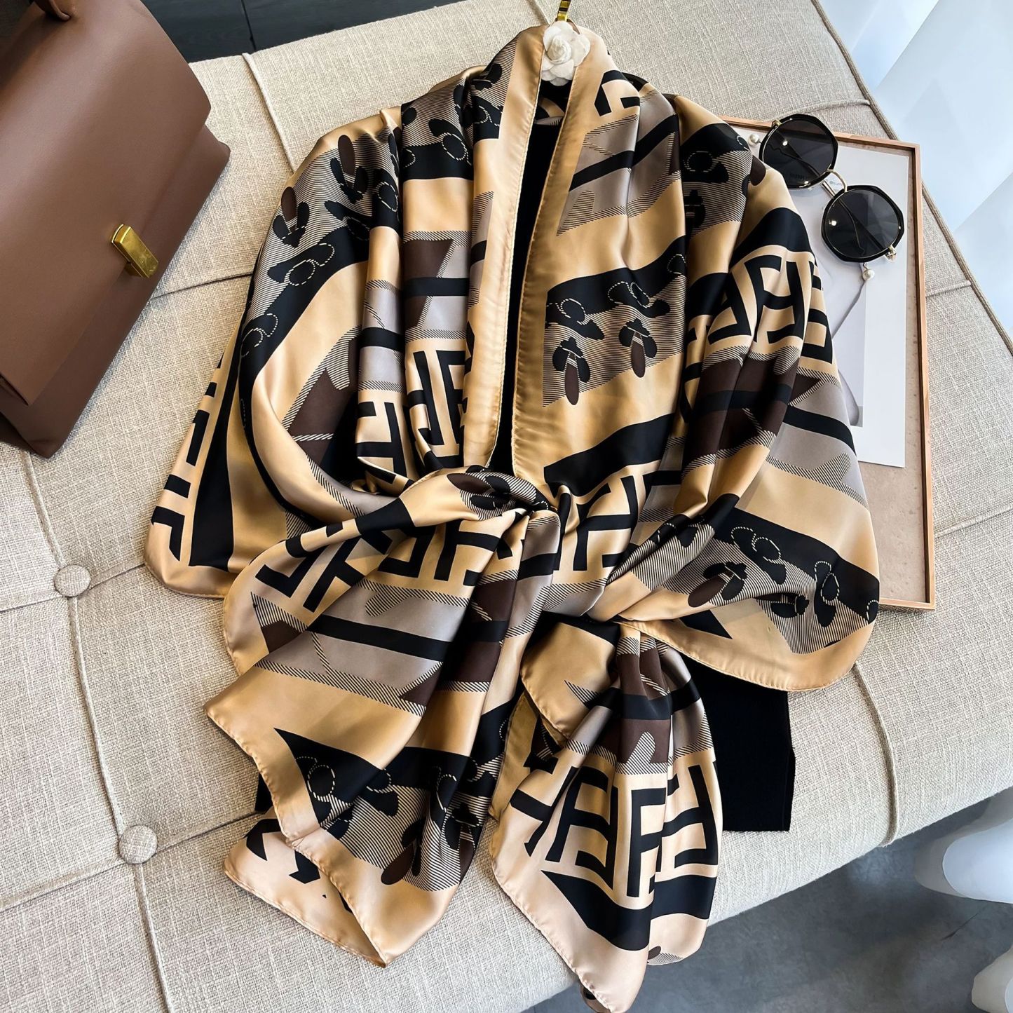 真丝丝巾女丽景锻丝巾韩版简约百搭沙滩巾外搭旅游披肩印花