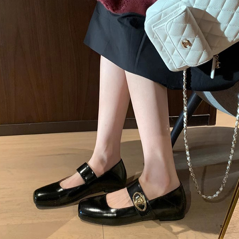 葡萄妈秋季新款法式复古方头一字带魔术贴玛丽珍浅口平底单鞋女