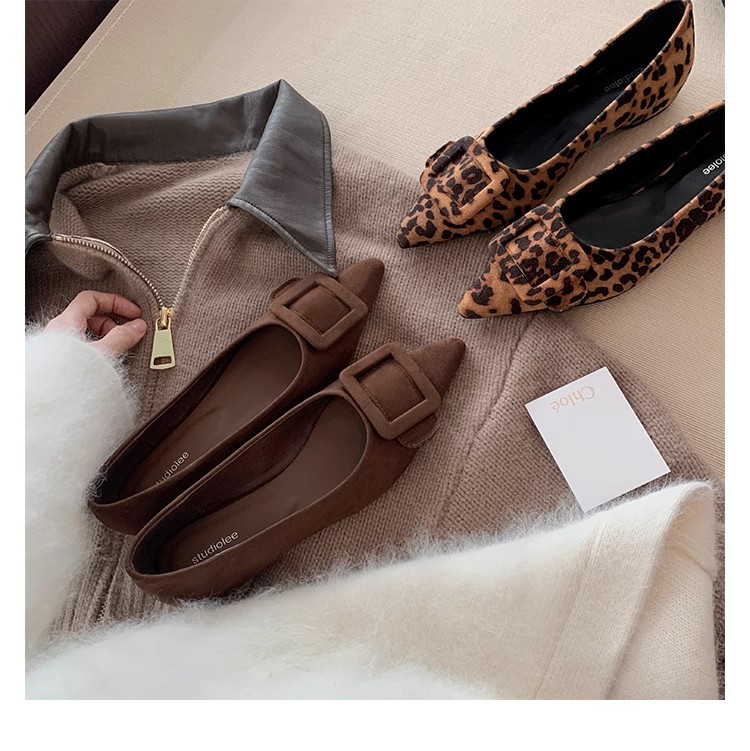 葡萄妈春季新款气质小尖头通勤方扣百搭绒面浅口豹纹单鞋女新款