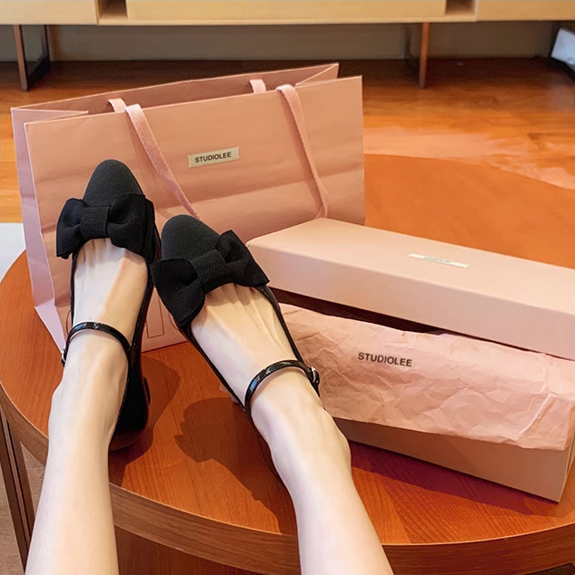 葡萄妈同款  网红蝴蝶结少女尖圆头一字带玛丽珍单鞋女秋冬新款