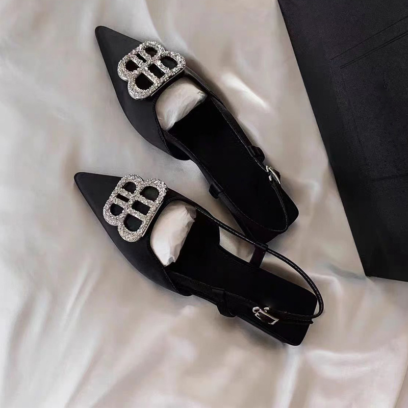 葡萄妈~新款法式水钻细跟小尖头包头凉鞋女高级感一字带后空单鞋