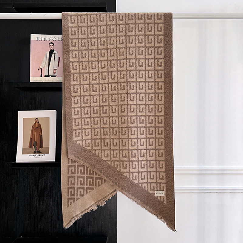 秋冬迷宫格围巾双面经典时尚羊绒爆款披肩百搭围脖轻奢几何新款