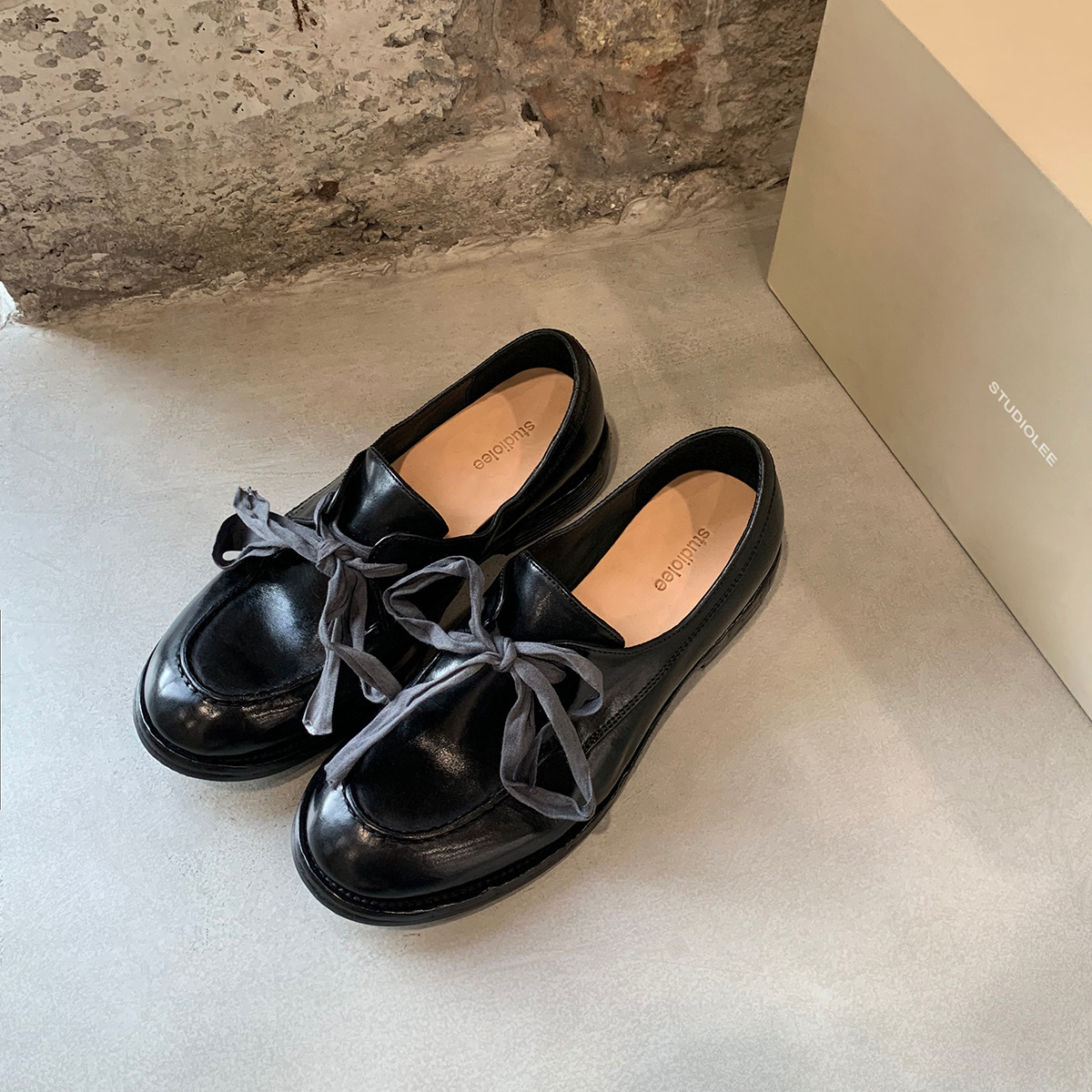 葡萄妈studiolee 高货全马皮复古百搭系带蝴蝶结粗跟乐福鞋女秋冬