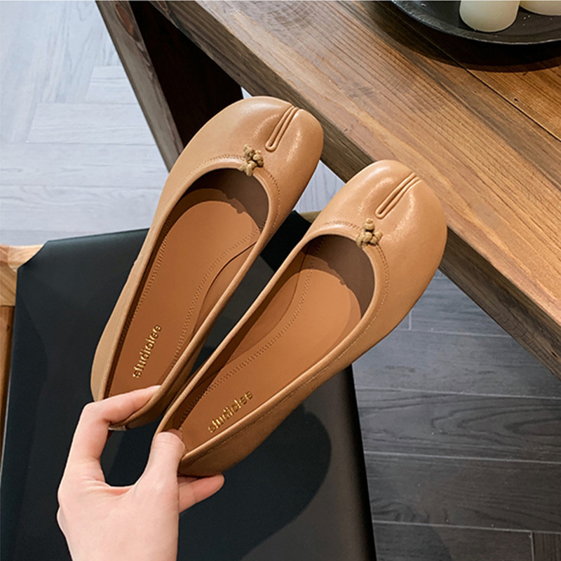 葡萄妈同款 春秋女镜面分趾猪蹄鞋浅口配裙子的真皮平底单鞋