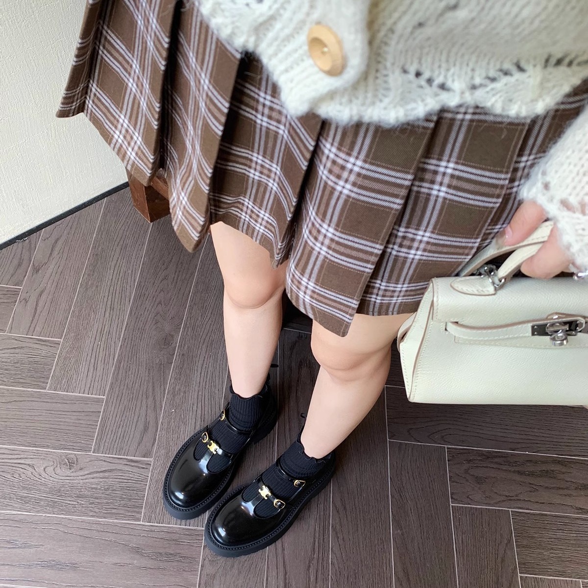 葡萄妈同款鞋凯旋门金扣圆头粗跟厚底丁字搭扣乐福鞋女