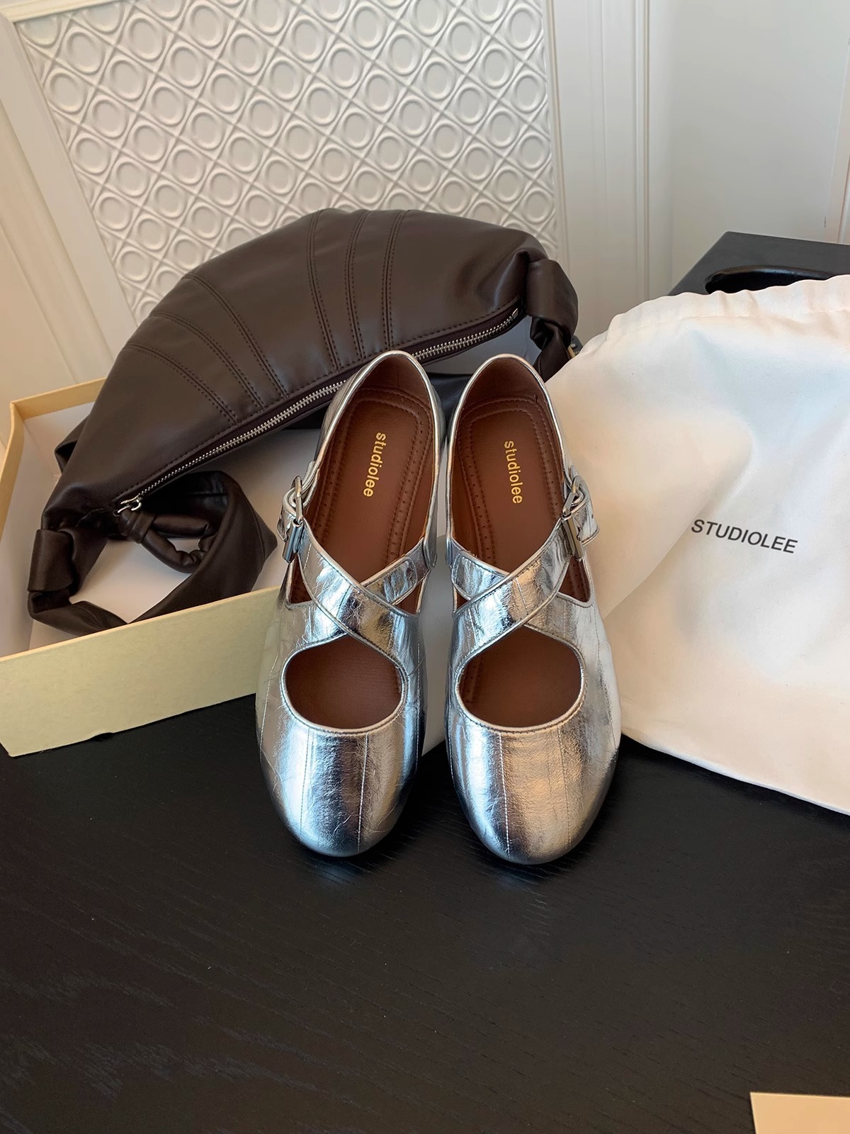 法式芭蕾风银色交叉带玛丽珍鞋子女浅口软底一字扣女鞋平底单鞋