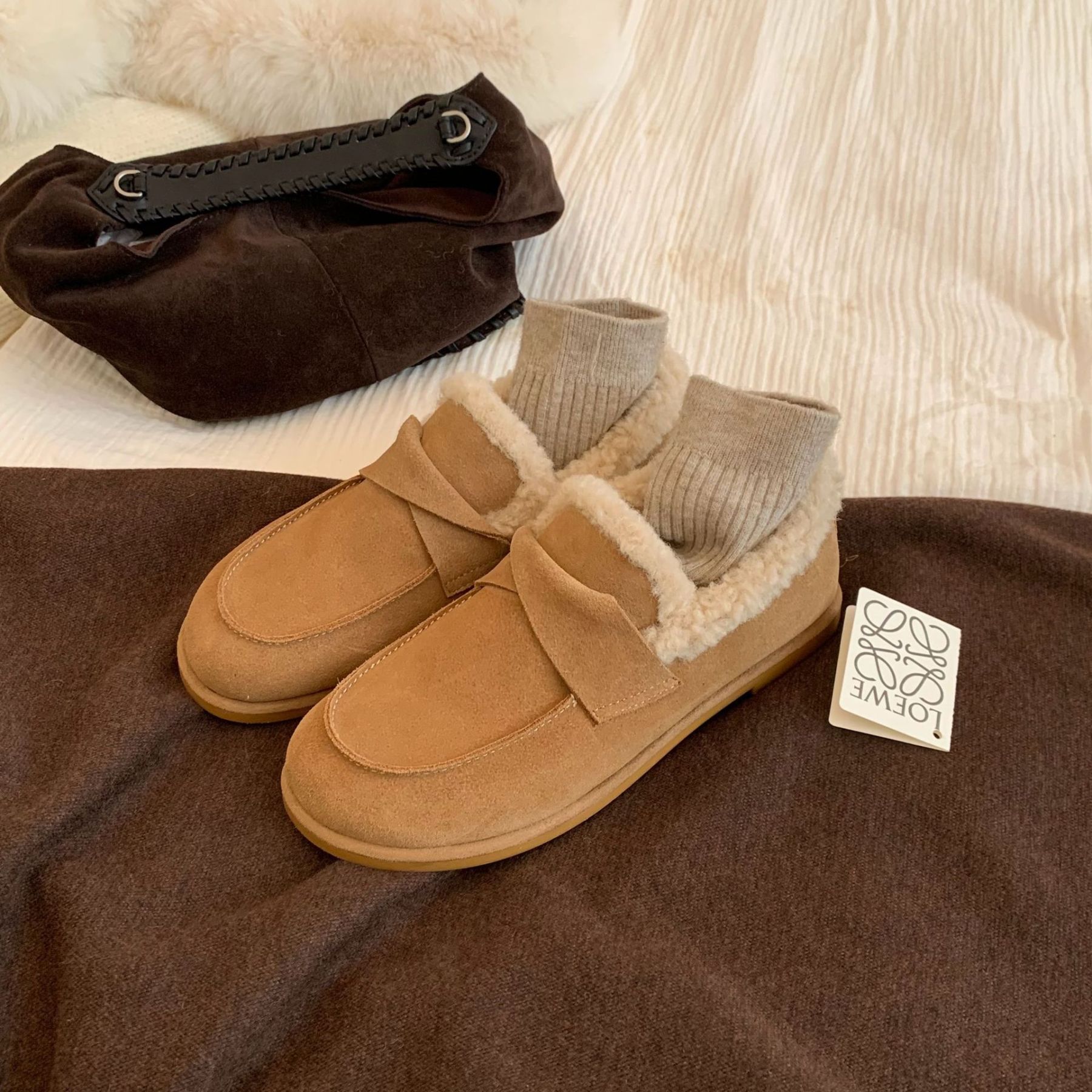 现货秒发！葡萄妈同款小樽冬夜保暖圆头翻折带一脚蹬毛毛乐福鞋女