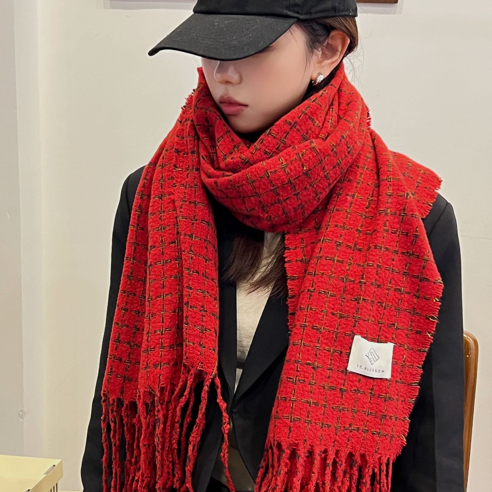 秋冬新款韩系软糯细格纹甜美可人娇俏女士羊绒保暖围巾纯色围脖