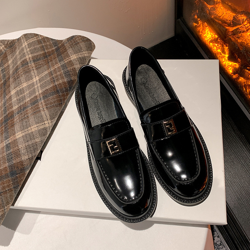 2024春节新款金色小方扣一脚蹬懒人乐福鞋真皮粗跟单鞋女小皮鞋