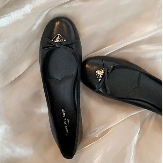 现货秒发！苏茵茵同款鞋进口胎羊皮三角标蝴蝶结平底芭蕾鞋女平底单鞋