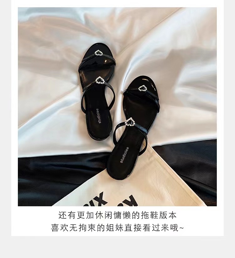 葡萄妈同款 少女时代～圆头双一字带爱心钻扣平底凉鞋拖鞋女夏