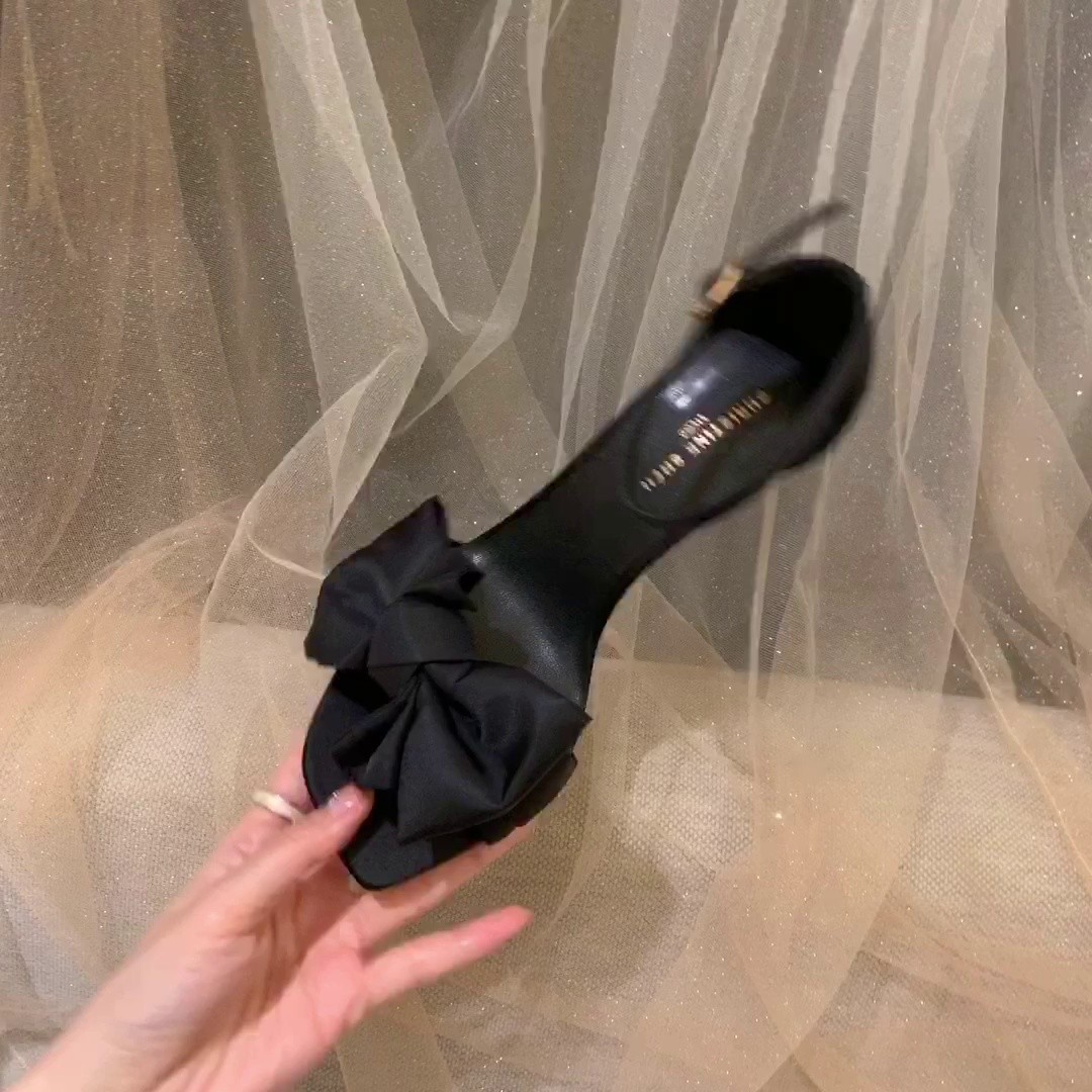 现货秒发！苏茵茵同款鞋SW蝴蝶结黑色绸缎一字带细高跟鞋凉鞋女夏