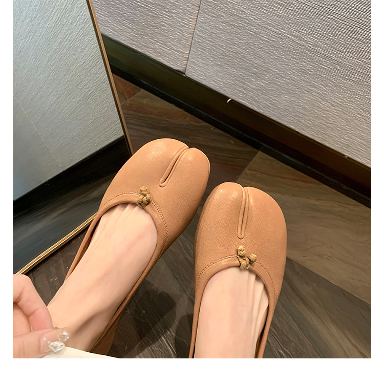 葡萄妈同款 春秋女镜面分趾猪蹄鞋浅口配裙子的真皮平底单鞋