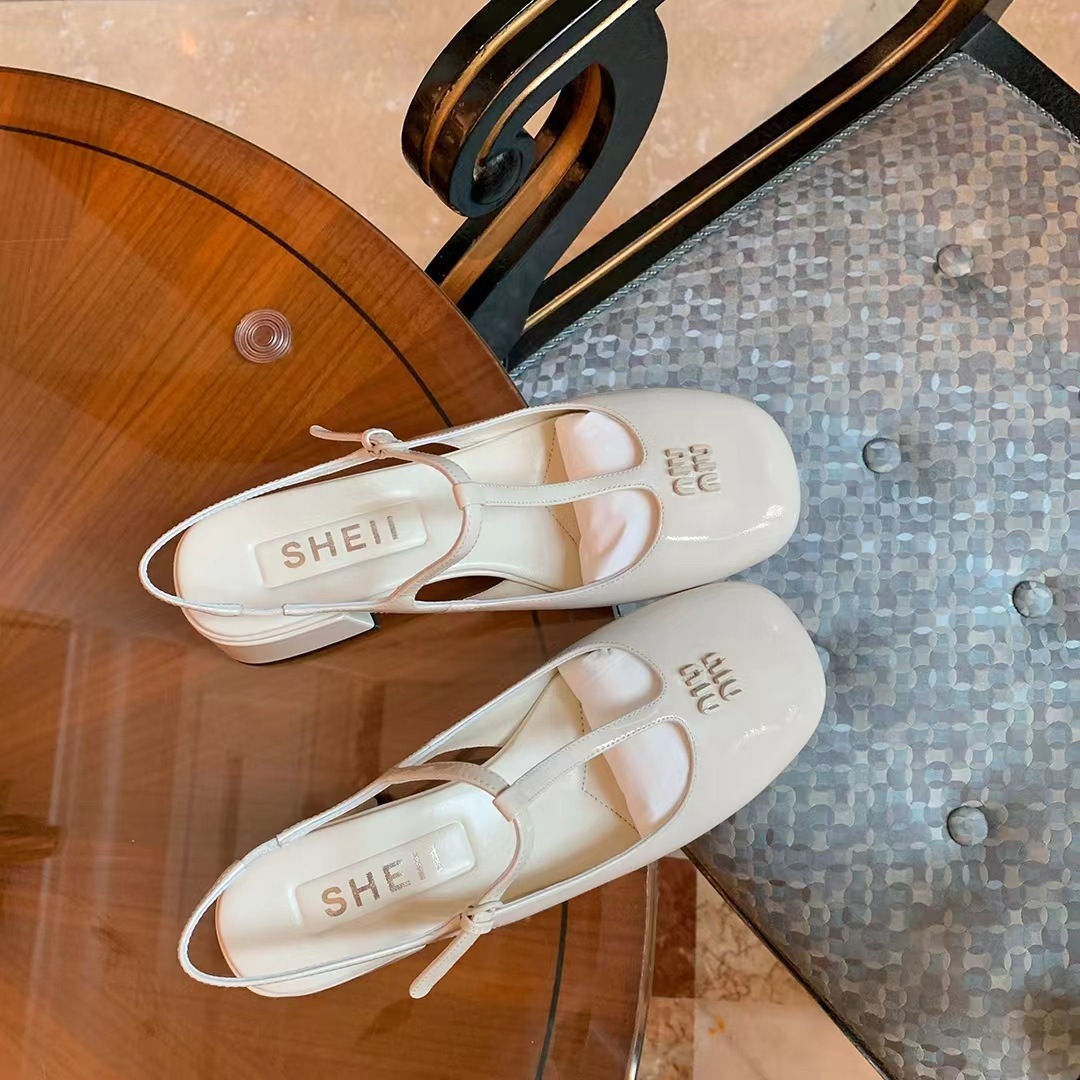 苏茵茵同款 头号甜心~阿miu包方头真皮粗跟后空玛丽珍凉鞋女高跟
