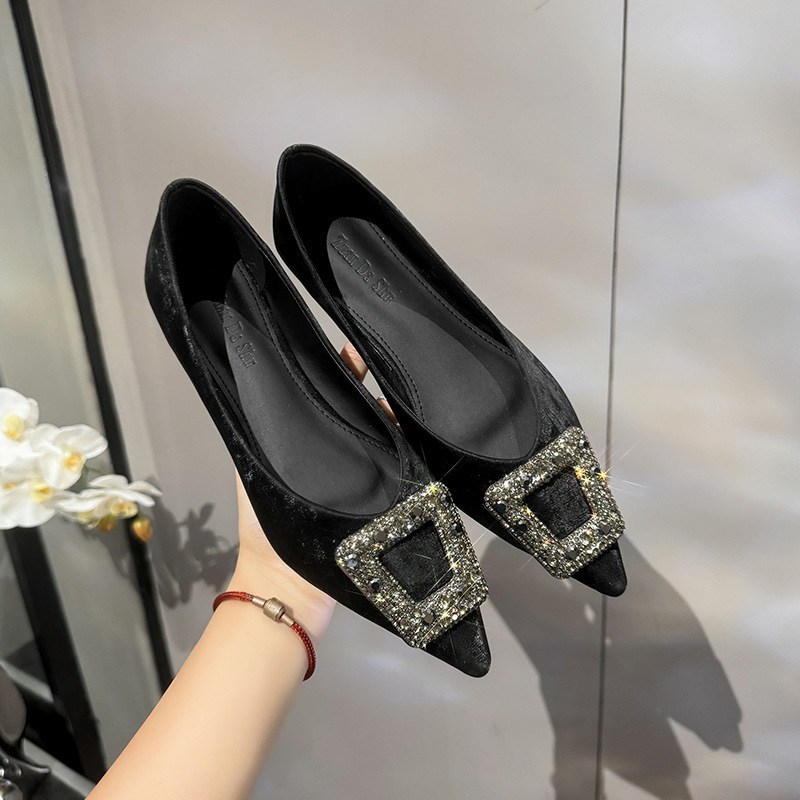 PANDA EYES法式尖头单鞋女新款春夏季平底浅口鞋方扣气质瓢鞋大码41一42