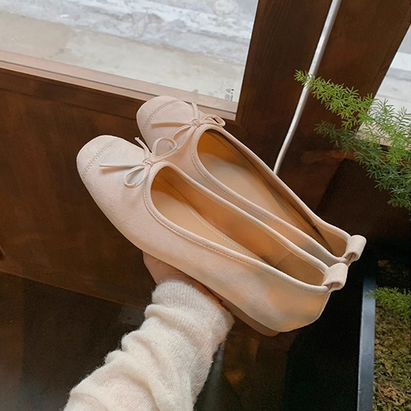 葡萄妈芭蕾风蝴蝶结方圆头柔软绒面浅口单鞋女玛丽珍四季红色平底