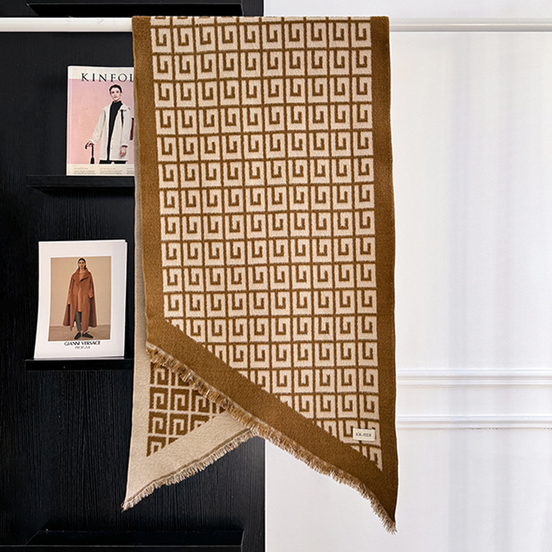 秋冬迷宫格围巾双面经典时尚羊绒爆款披肩百搭围脖轻奢几何新款