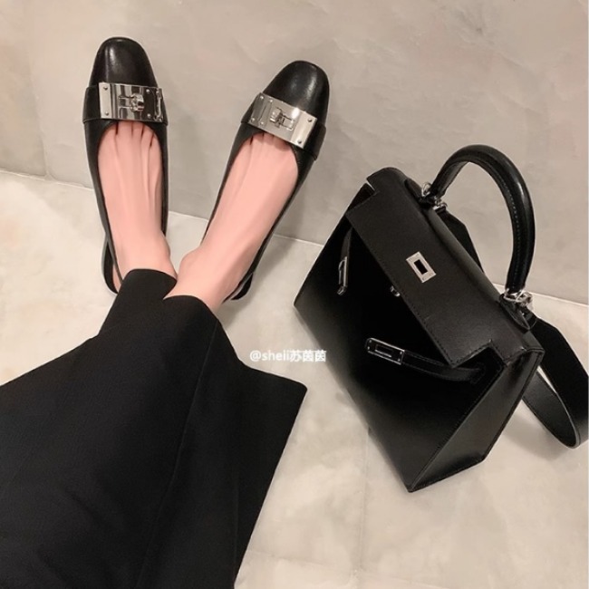 现货秒发！苏茵茵同款鞋方头羊皮kel*锁扣包头后空平底凉鞋女通勤