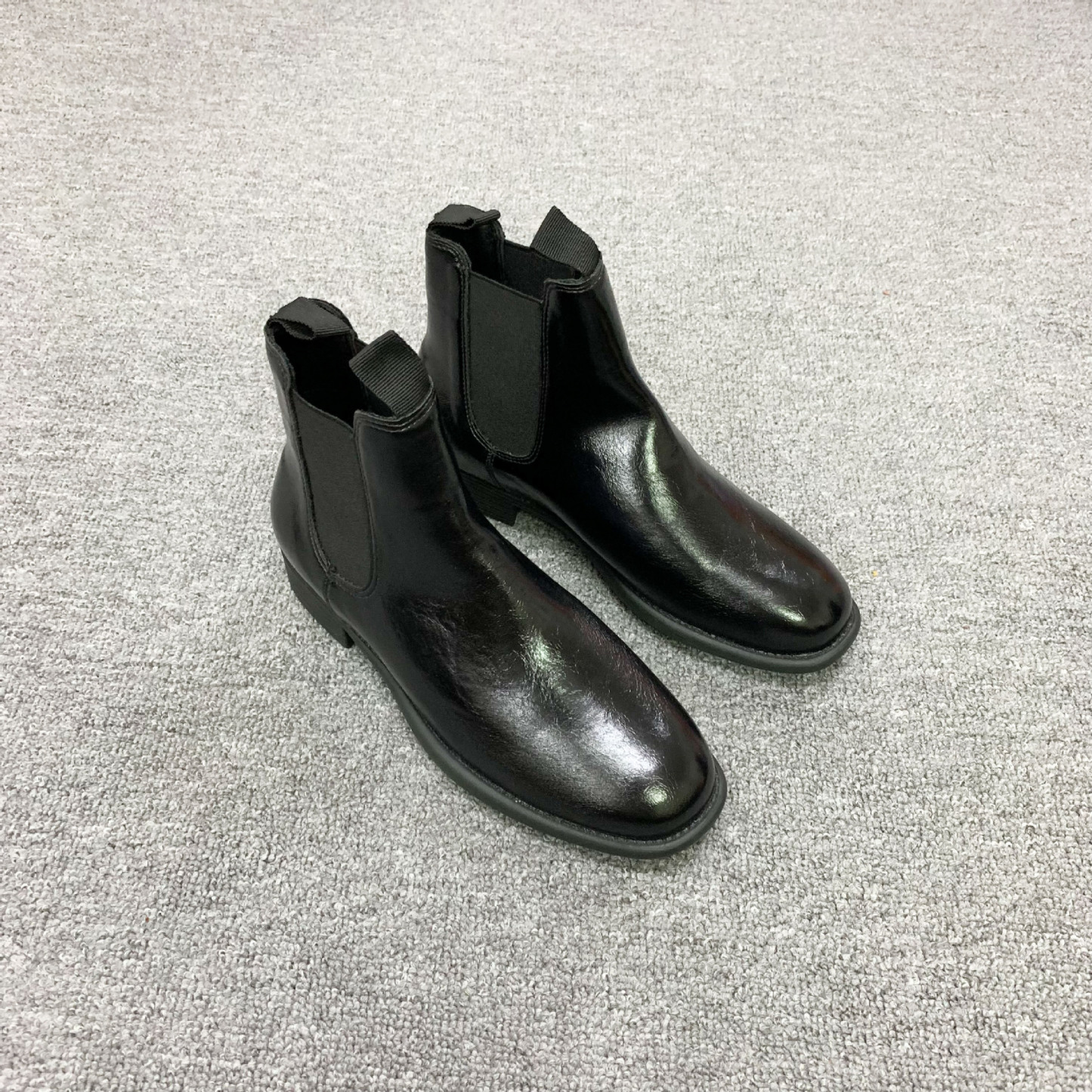 葡萄妈同款鞋意式风情褶皱时髦低筒切尔西秋冬季短靴女