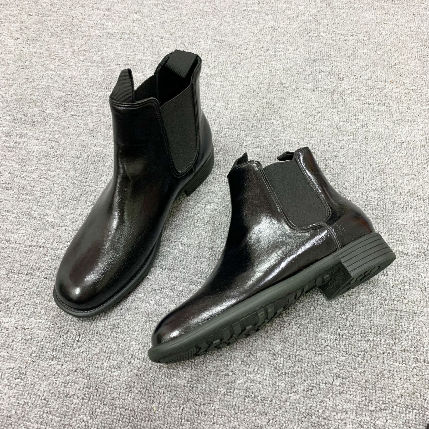 葡萄妈同款鞋意式风情褶皱时髦低筒切尔西秋冬季短靴女