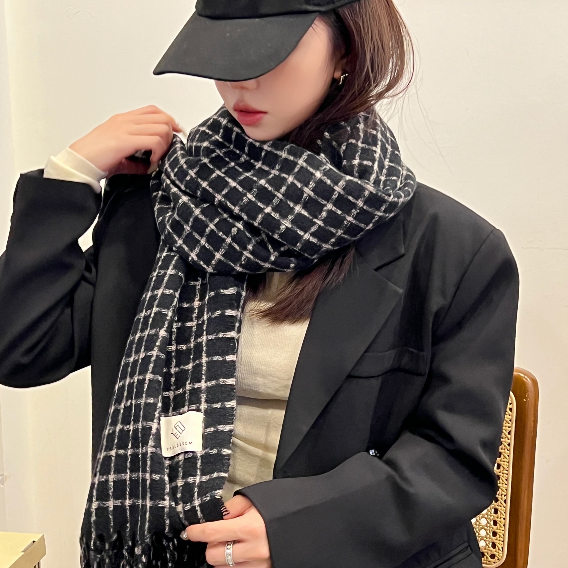 秋冬新款韩系软糯细格纹甜美可人娇俏女士羊绒保暖围巾纯色围脖