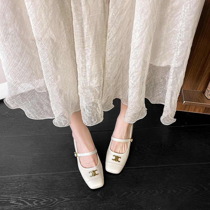 PANDA EYES内增高6cm法式气质复古小皮鞋新款方头粗跟通勤晚晚风单鞋女