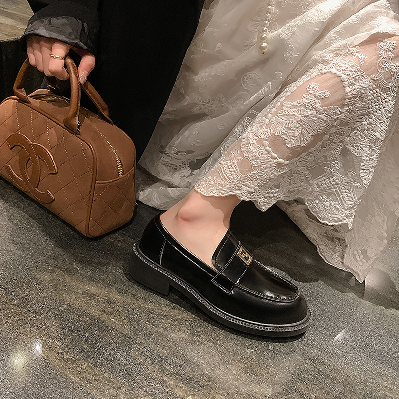 2024春节新款金色小方扣一脚蹬懒人乐福鞋真皮粗跟单鞋女小皮鞋