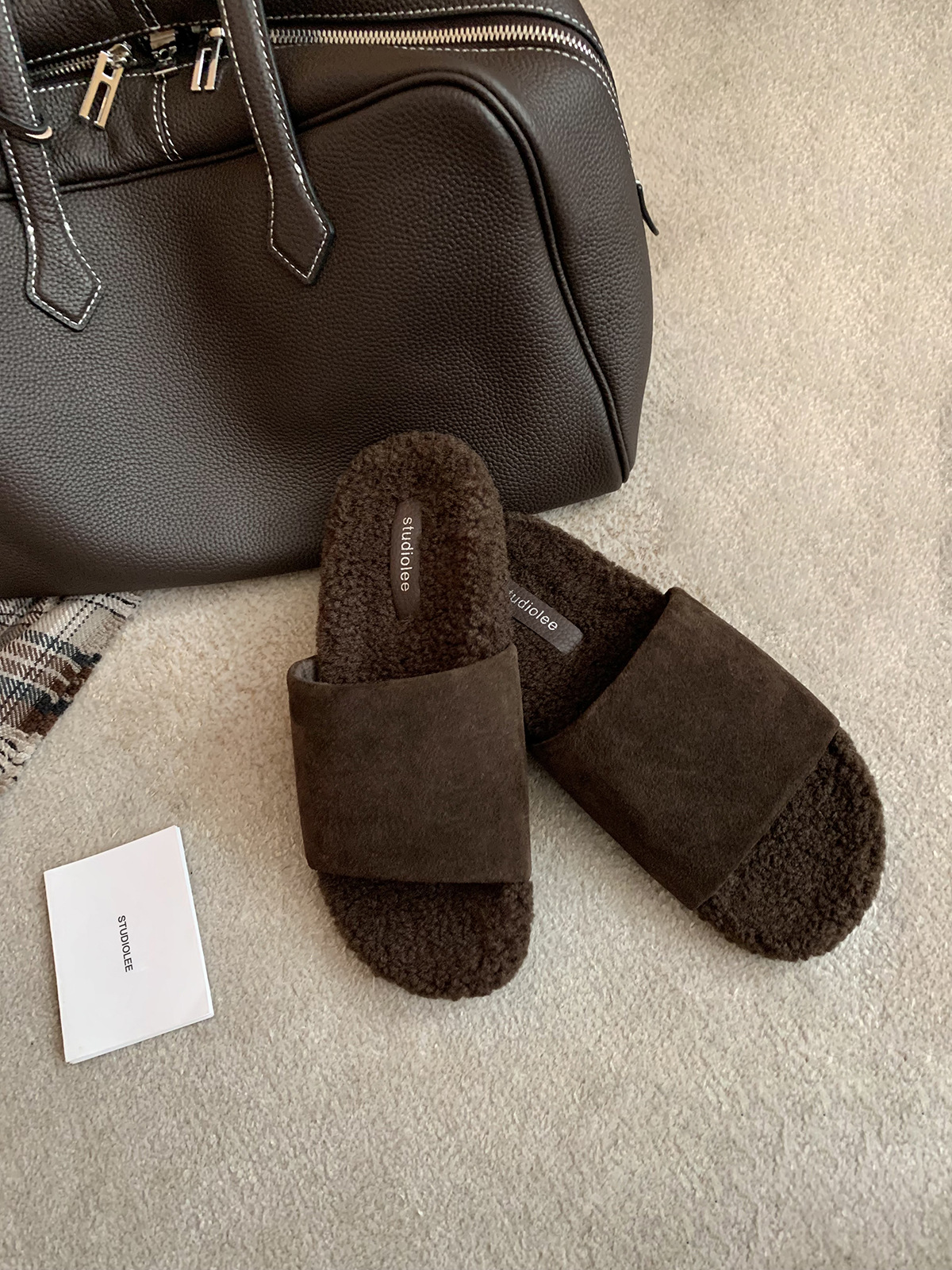 葡萄妈studiolee 磨砂牛皮宽一字带真皮毛毛拖鞋女外穿秋冬新款