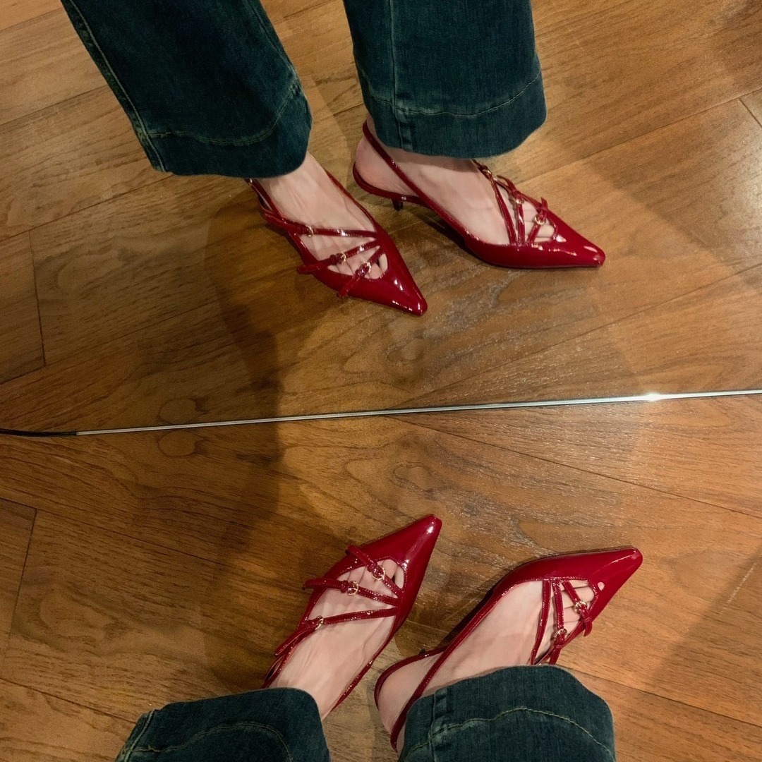 现货秒发！苏茵茵同款鞋尖头包头扣带后空高跟凉鞋女通勤晚宴鞋春