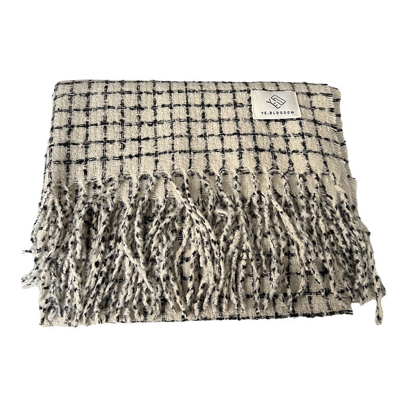 秋冬新款韩系软糯细格纹甜美可人娇俏女士羊绒保暖围巾纯色围脖