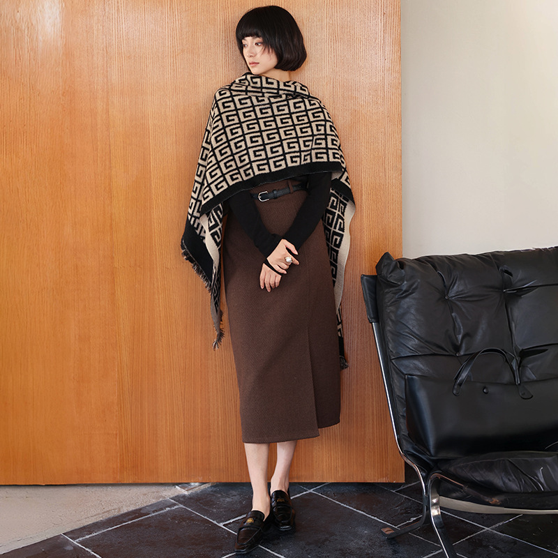 秋冬迷宫格围巾双面经典时尚羊绒爆款披肩百搭围脖轻奢几何新款