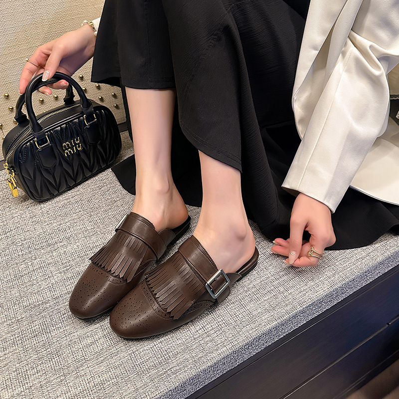 雕花流苏包头穆勒半拖鞋女外穿春夏复古一脚蹬懒人小皮鞋平底