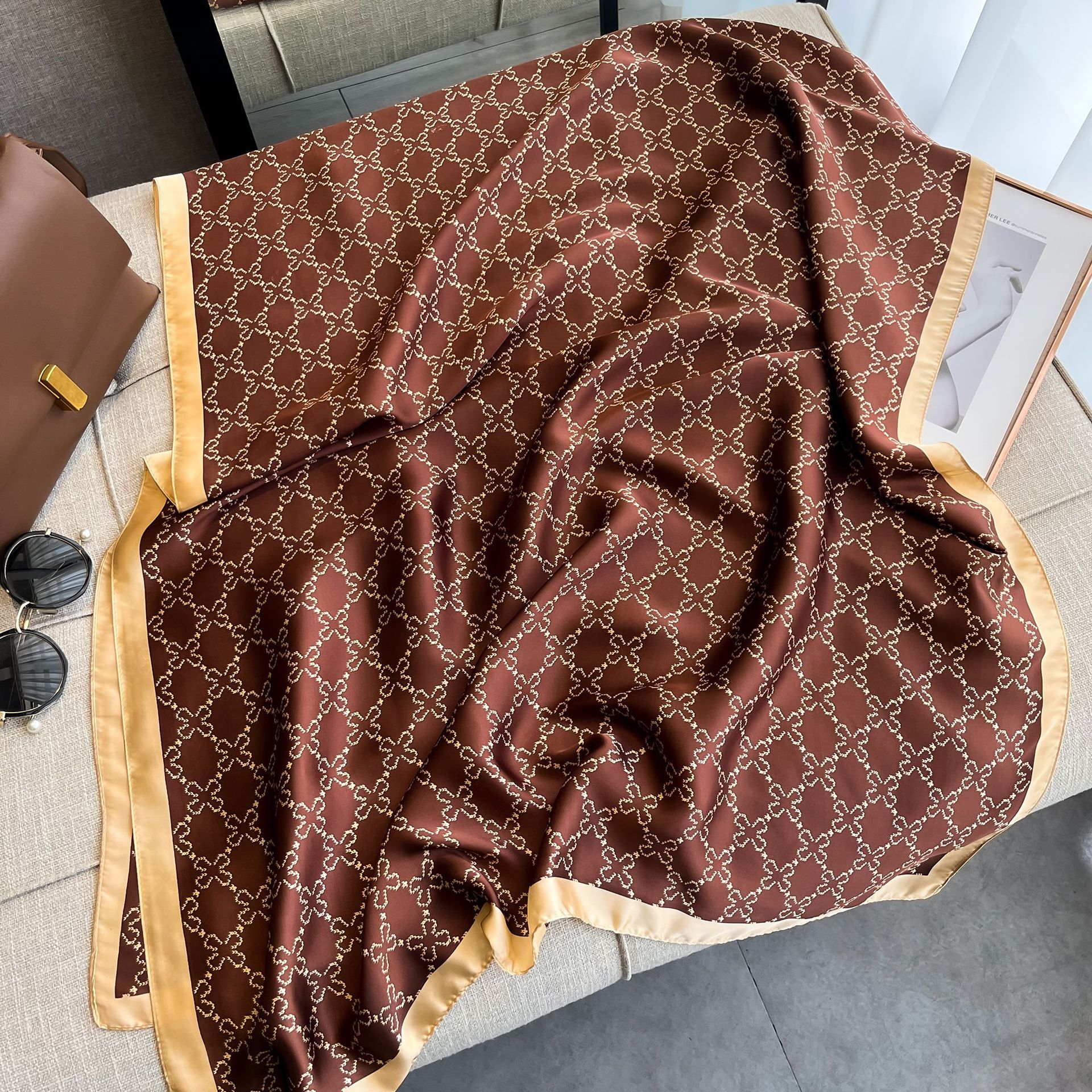 真丝丝巾女丽景锻丝巾韩版简约百搭沙滩巾外搭旅游披肩印花