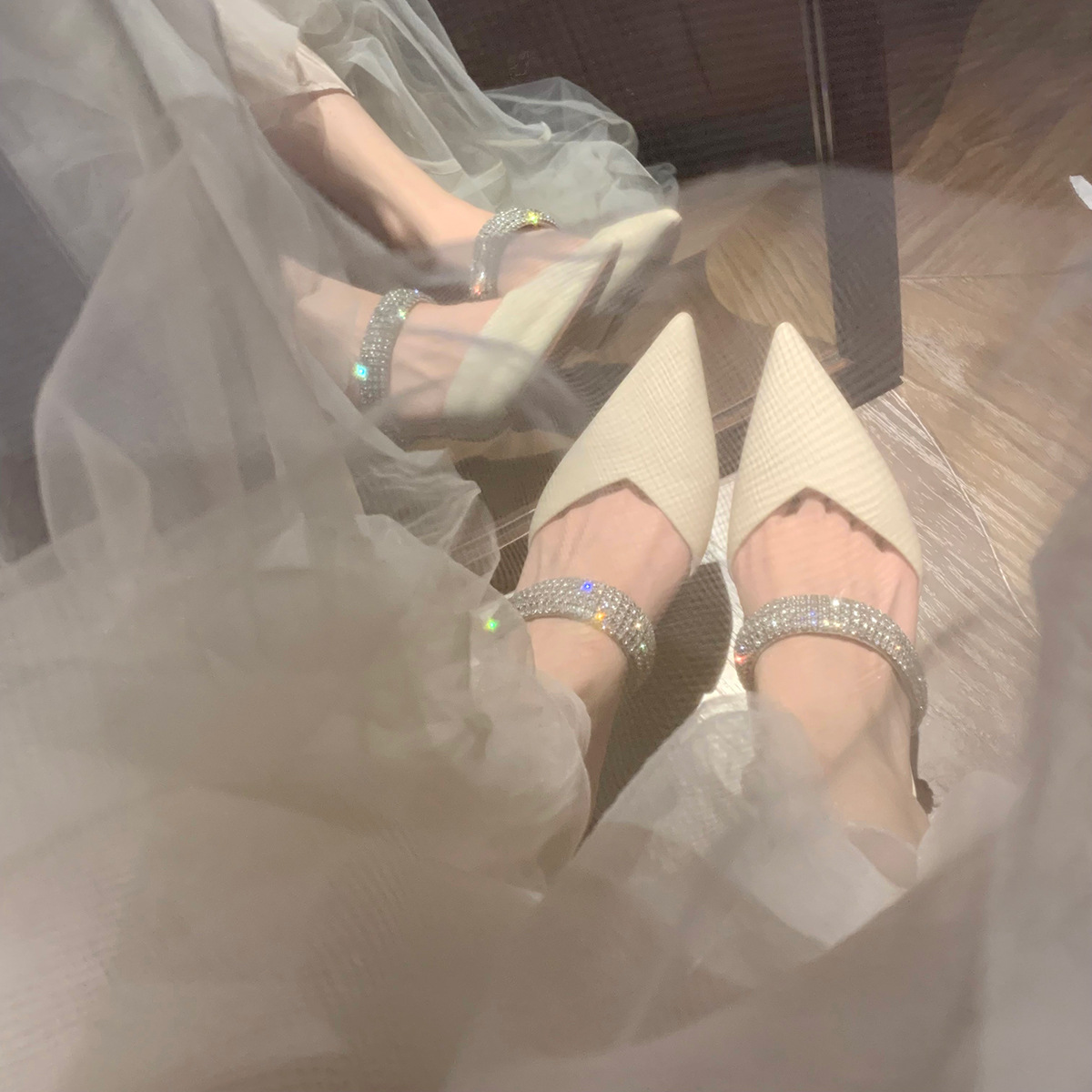 葡萄妈同款  春季款一字钻带尖头后空中细跟包头高跟真皮凉鞋女夏