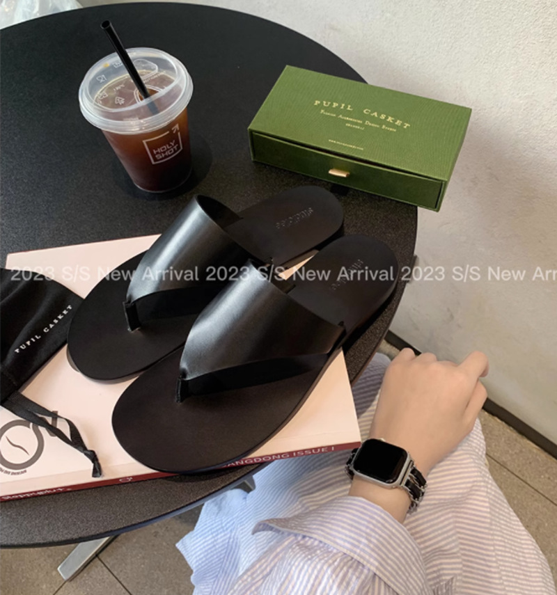 葡萄妈同款 夏季新款圆头简约三角夹趾平底拖鞋女真皮平底凉鞋