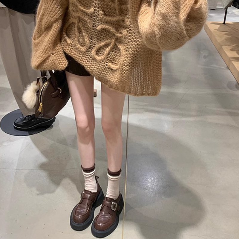 葡萄妈秋冬新款水洗马皮圆头英伦风一脚蹬粗跟乐福单鞋小皮鞋女