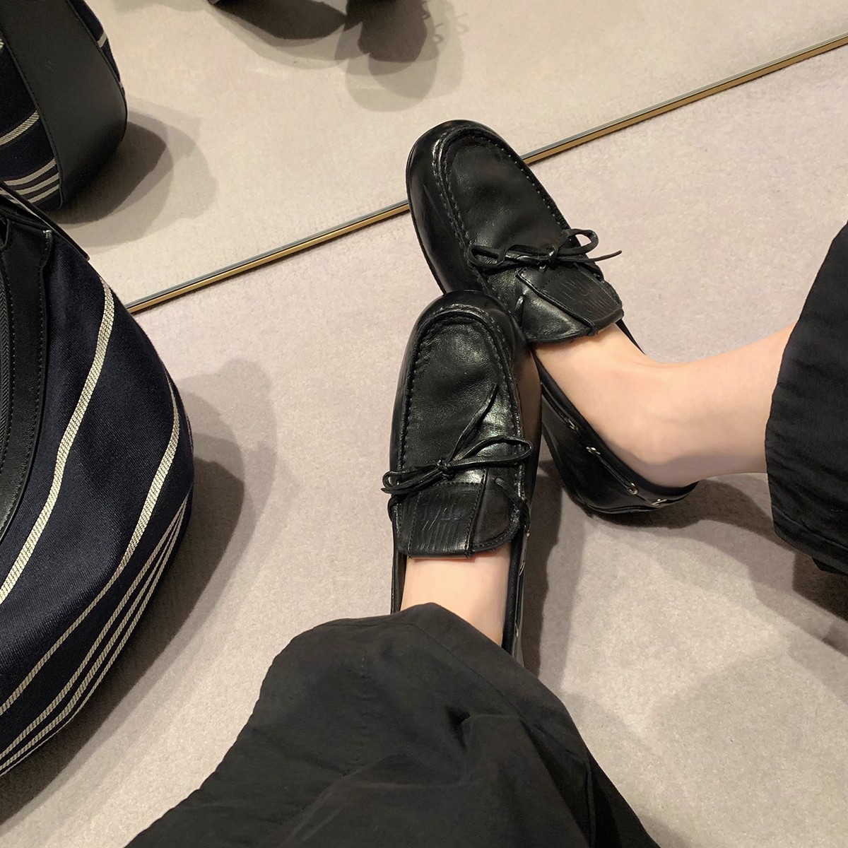 现货秒发！葡萄妈同款鞋英伦风蝴蝶结百搭舒适豆豆乐福鞋小皮鞋女